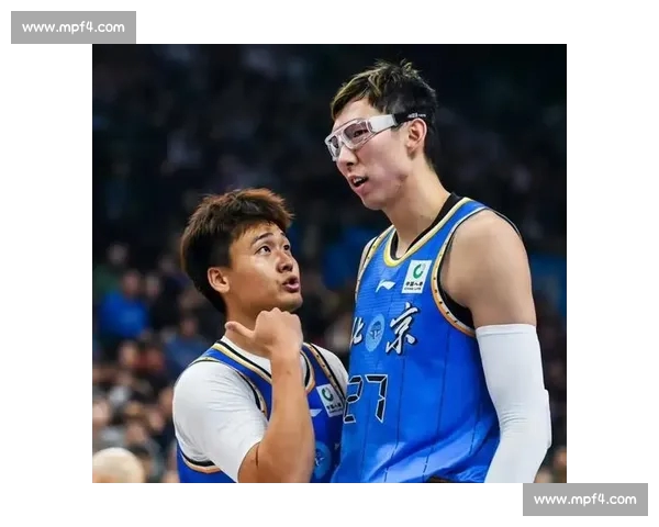 CBA赛季激战正酣 球迷热议各队战术变化与球员表现